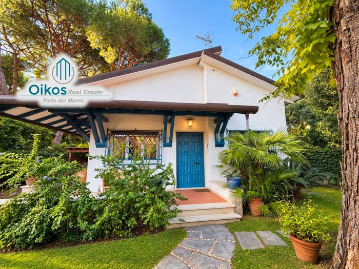 Casa con 6 locali in vendita in Viale Ammiraglio Morin, Roma Imperiale, Forte dei Marmi