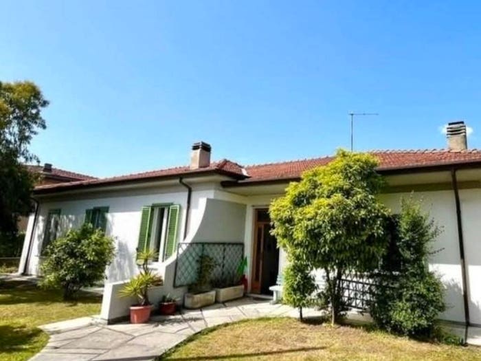 Casa con 6 locali in vendita in Marina di Carrara, Carrara