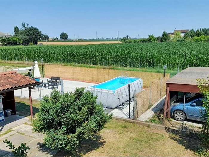 Casa con 6 locali in vendita in VIA MUZZA, Ravarino