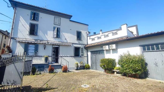 Casa con 6 locali in vendita in Centro, Rovescala