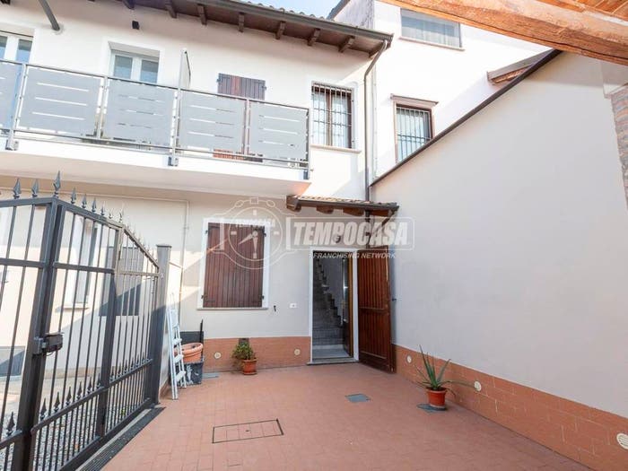 Casa trilocale in vendita in Via XIV Maggio, Centro, Dovera