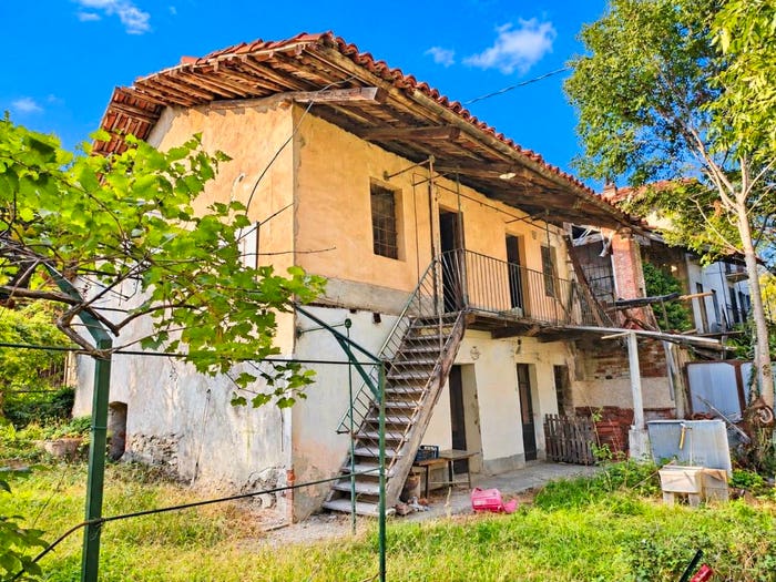 Casa con 6 locali in vendita in Via Costa, Roletto