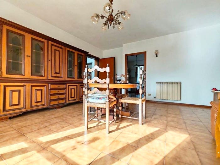 Appartamento con 5 locali in vendita in Via San Vitale, Mirteto, Massa