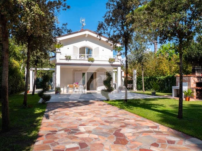 Casa con 5 locali in vendita in Via Nazario Sauro, Centro, Forte dei Marmi