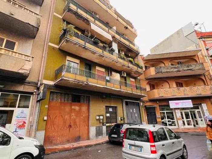 Appartamento con 5 locali in vendita in Via Catania, Adrano