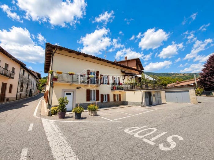 Casa con 6 locali in vendita in Piazza Vittorio Veneto, Centro, Netro
