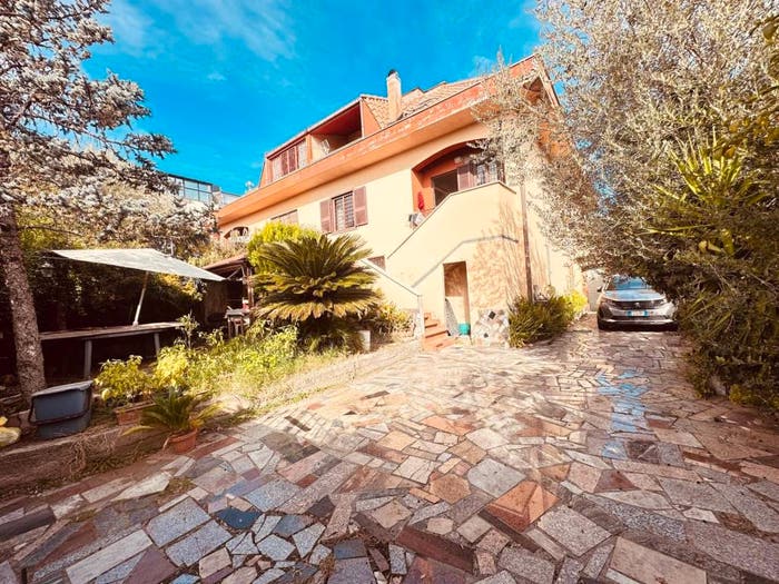 Casa con 6 locali in vendita in Via Roccalumera, Borghesiana, Roma