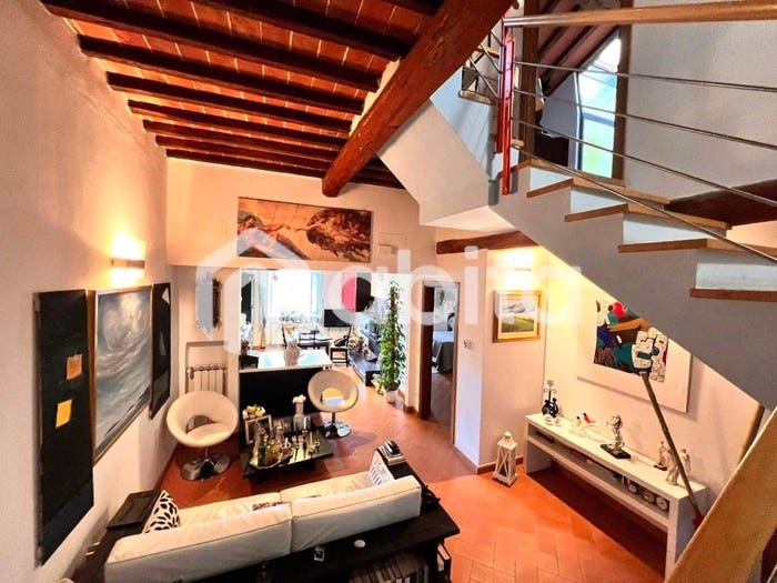 Appartamento quadrilocale in vendita in Via Isidoro del Lungo, Città, Montevarchi