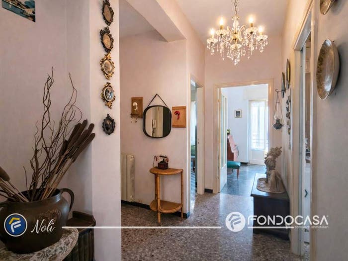 Appartamento trilocale in vendita in Via Luigi Defferrari, Centro, Noli