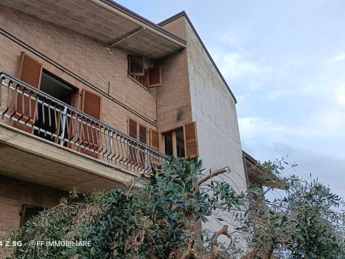 Appartamento quadrilocale in vendita in Via Gaspare Spontini, Centro, Montottone
