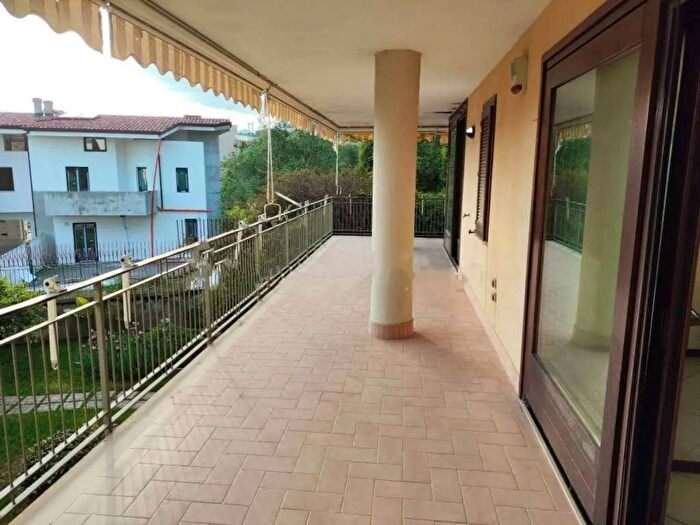 Appartamento con 5 locali in vendita in Via Andrea Iannelli, Mezzano, Caserta