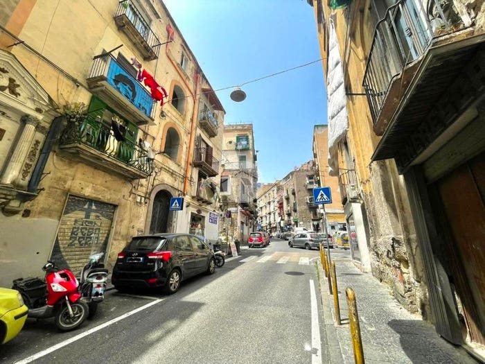 Appartamento monolocale in vendita in Via Matteo Renato Imbriani, Piazza Canneto Salvator Rosa, Napoli