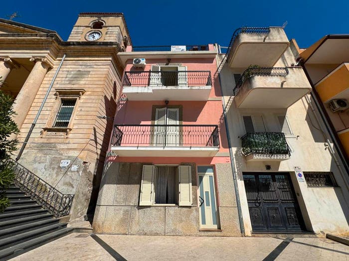 Appartamento trilocale in vendita in Via San Marco in Mili San Marco, Mili, Messina
