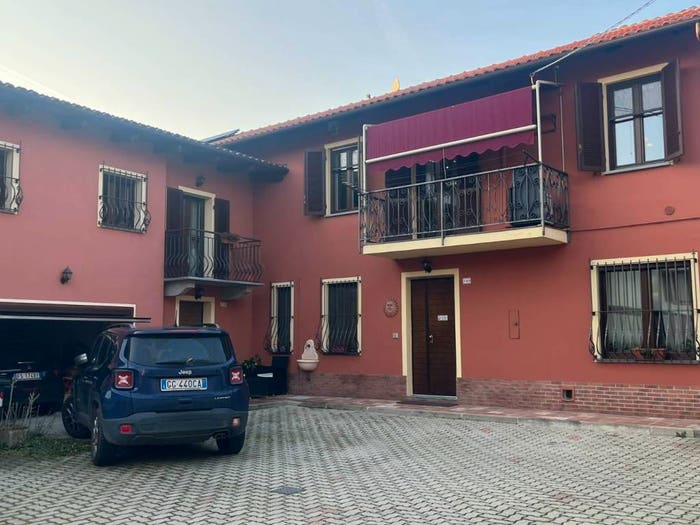 Casa con 6 locali in vendita in frazione Quarto Inferiore, Quarto Valenzani, Asti