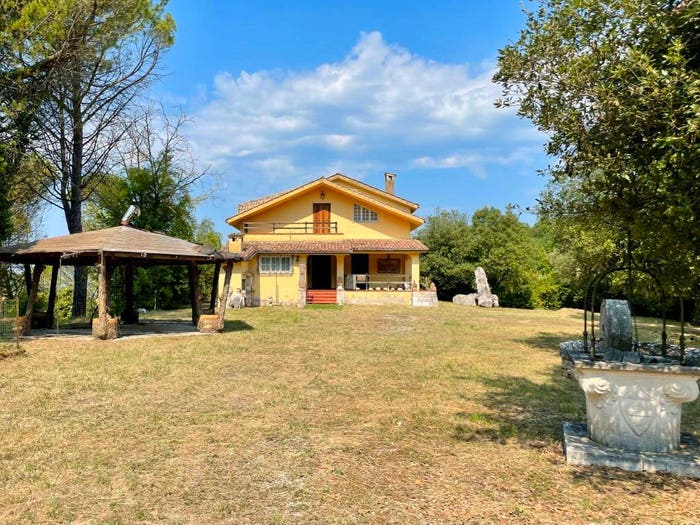 Casa con 6 locali in vendita in Via Sant'Angelo, Arpino