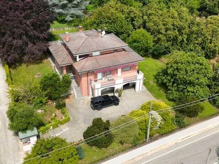 Casa con 6 locali in vendita in Via San Pietro No Number, Centro, Portacomaro