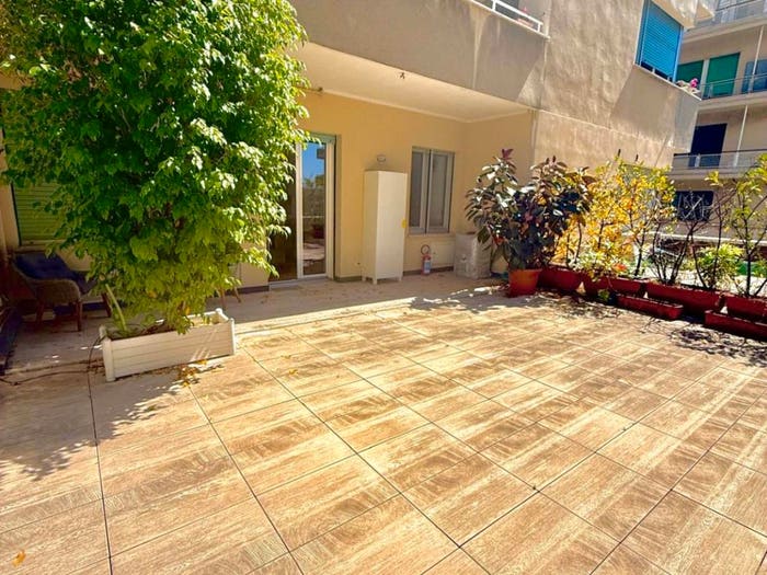 Appartamento bilocale in vendita in Piazza Raffaele Rossetti, Foce, Genova