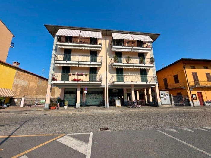 Appartamento quadrilocale in vendita in Piazza Vittorio Veneto, Centro, Santhià