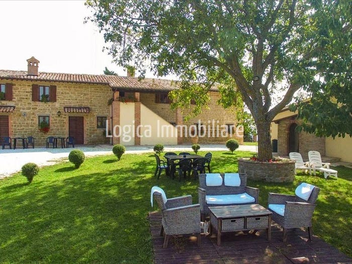 Casa con 6 locali in vendita in Via Torrente di S Donato, Gubbio