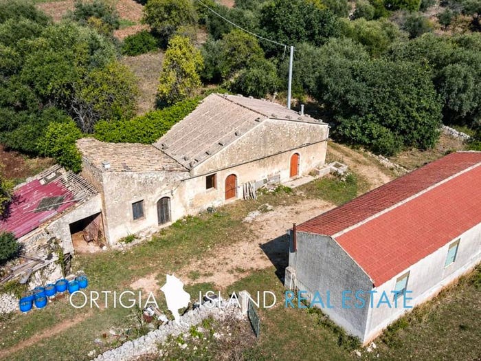 Casa con 6 locali in vendita in Contrada Scala Bagni, Canicattini Bagni