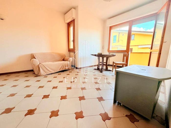 Appartamento trilocale in vendita in Marina di Massa Centro, Massa