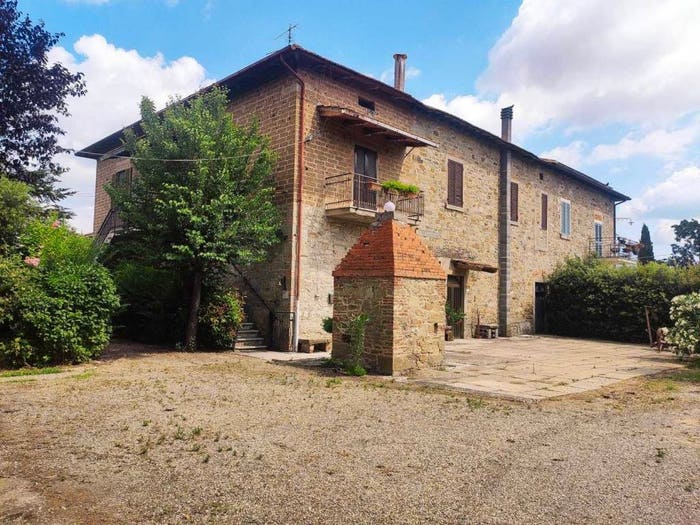 Casa con 6 locali in vendita in Castiglion Fiorentino