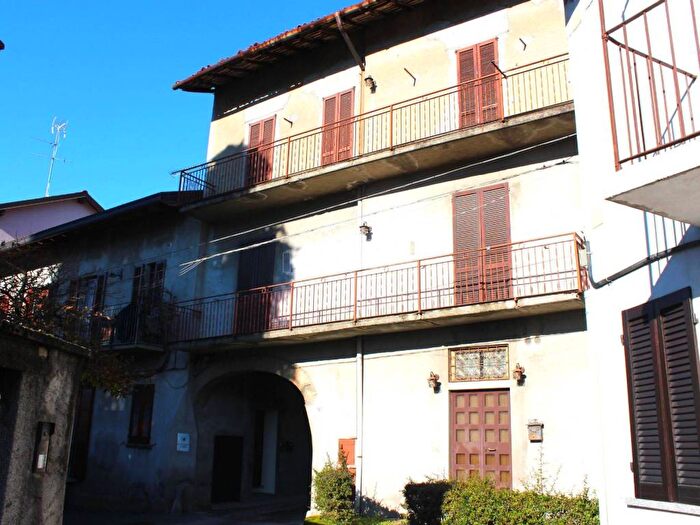 Casa con 6 locali in vendita in Via Cappelletta, Centro, Barzanò