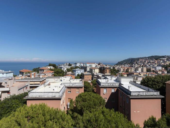 Appartamento quadrilocale in vendita in Via Duranti, Adriatico, Ancona