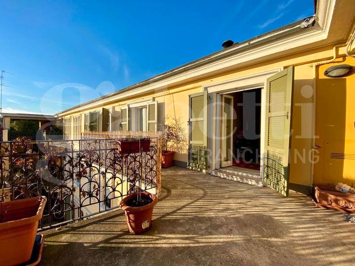 Appartamento con 5 locali in vendita in Via Arcangelo Ghisleri, Porta Romana, Cremona