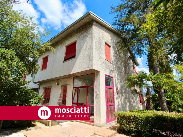 Casa con 6 locali in vendita in Via XXV Aprile, Centro, Cerreto d'Esi