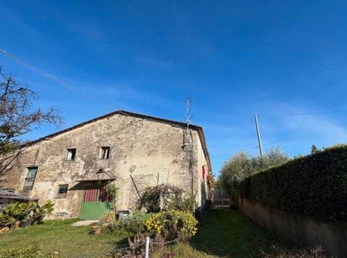 Casa con 6 locali in vendita in Via Provinciale Pratese, Centro, Agliana