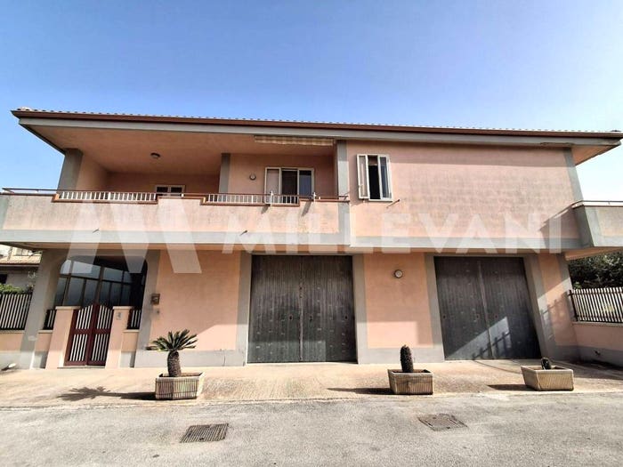 Casa con 6 locali in vendita in Via Nazionale ModicaIspica, Michelica, Modica