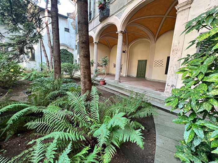 Appartamento con 5 locali in vendita in Via Fissiraga, Centro Storico, Lodi