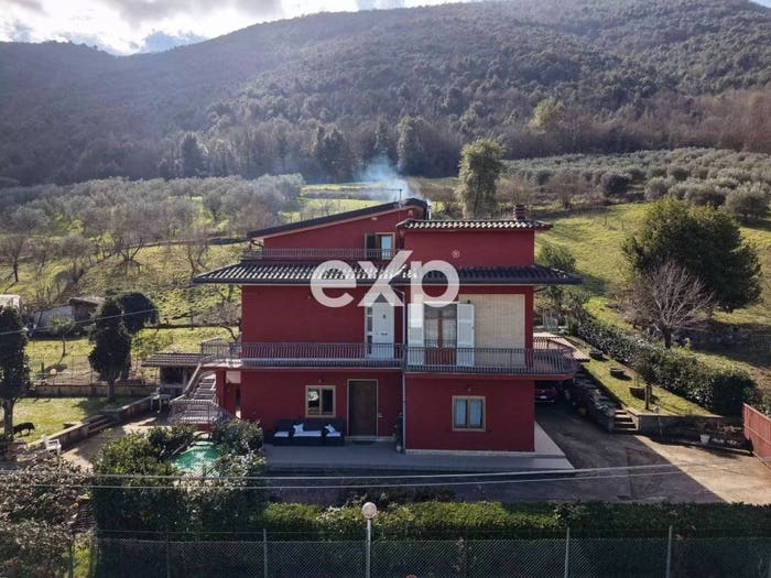 Appartamento con 6 locali in vendita in Via Pedemontana, Ceccano