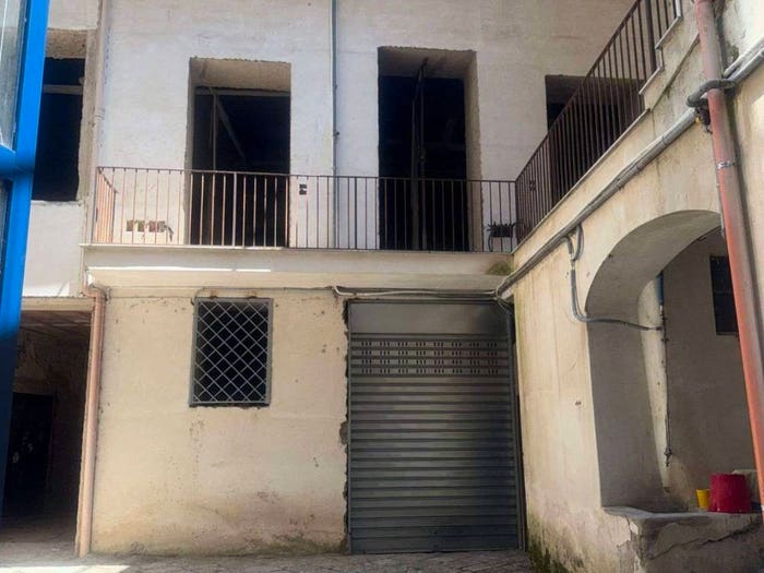 Appartamento con 6 locali in vendita in piazza calabrese snc, Centro, Nola