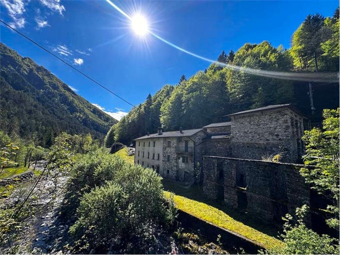 Casa con 6 locali in vendita in Via Rava, Valtorta