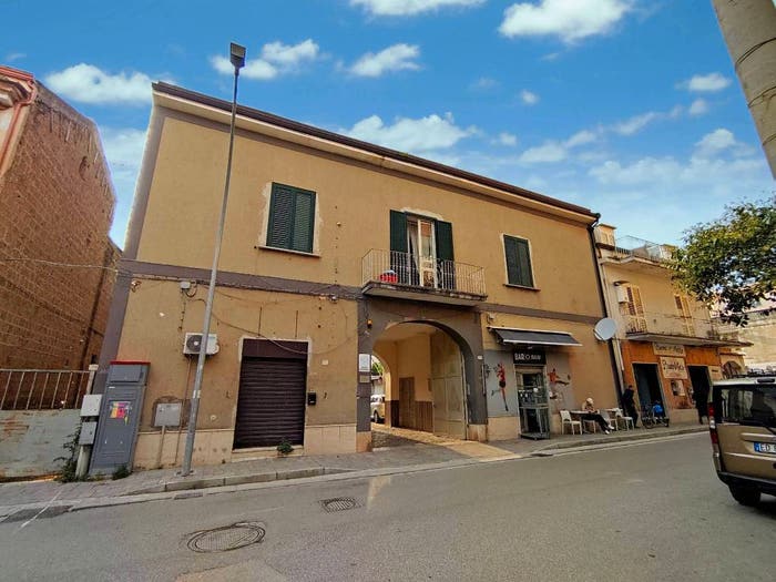 Appartamento trilocale in vendita in Via Giulio Antonio Acquaviva, Lincoln, Caserta