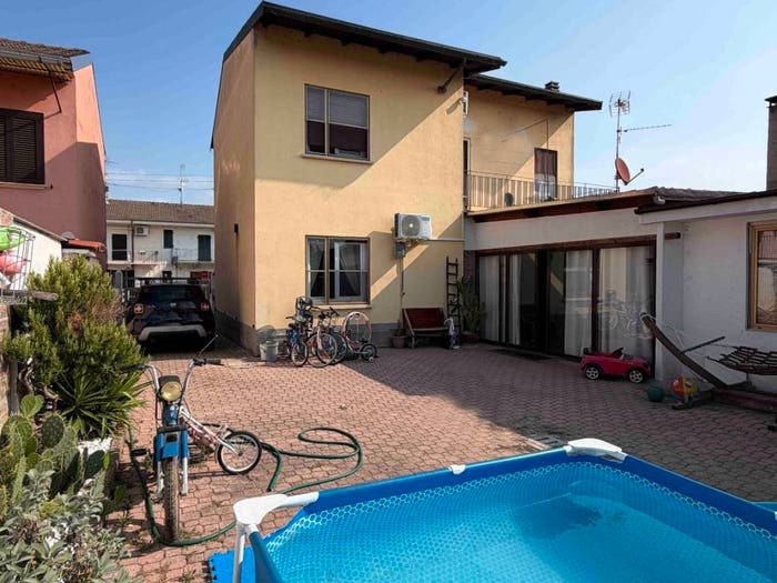 Casa con 5 locali in vendita in Via Martiri, Garbagna Novarese