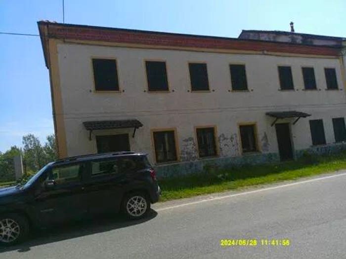 Casa con 6 locali in vendita in Borgata Piano, Moirano, Acqui Terme