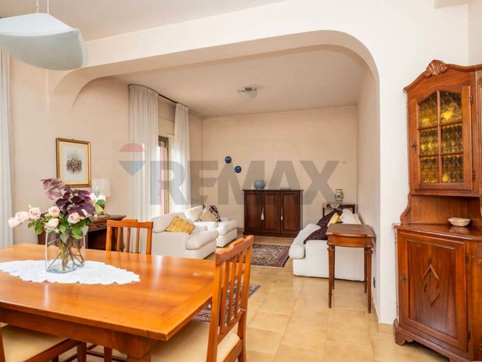 Appartamento con 5 locali in vendita in via regina elena, Francavilla di Sicilia