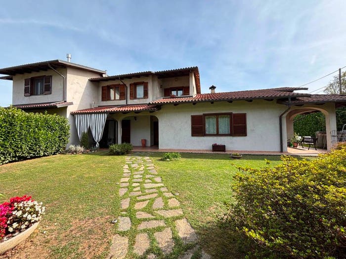Casa con 6 locali in vendita in Via Roma, Centro, Cerrione