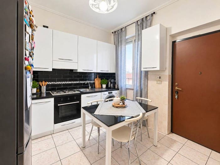 Appartamento trilocale in vendita in Via Tripoli, Villaggio Ambrosiano Battiloca, Paderno Dugnano