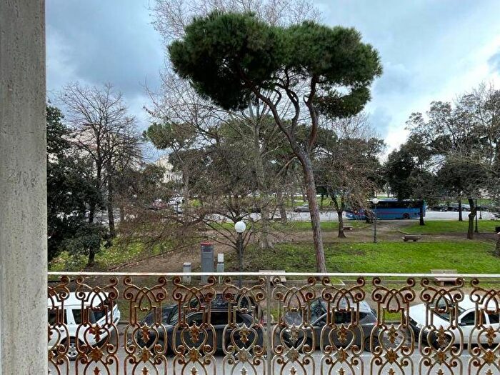 Casa con 6 locali in vendita in Terminetto Migliarina, Viareggio