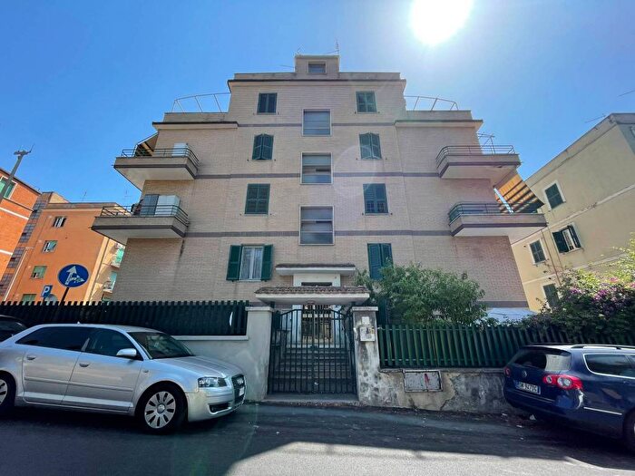 Appartamento trilocale in vendita in Viale della Bella Villa, Alessandrino Torre Spaccata, Roma