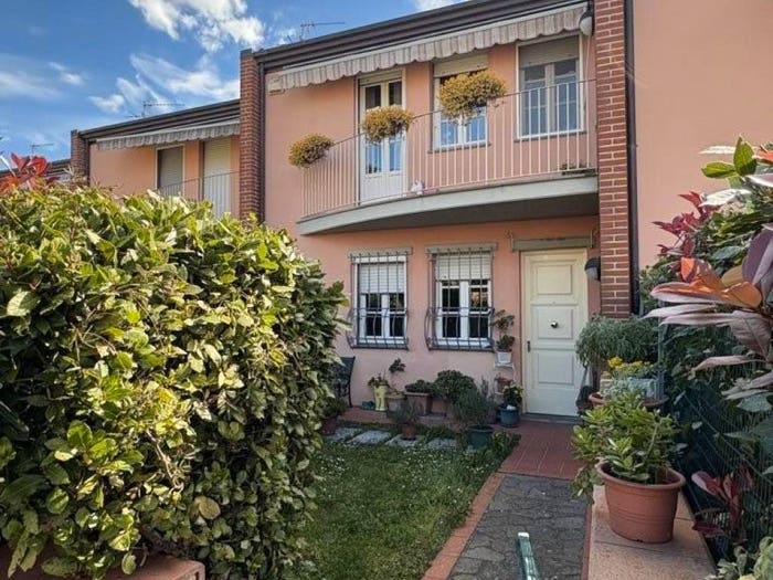 Casa con 6 locali in vendita in Via della Santissima Annunziata, Santissima Annunziata, Lucca