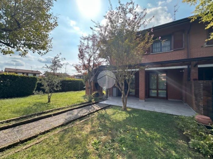 Casa quadrilocale in vendita in Via Aldo Moro, Trezzano Rosa