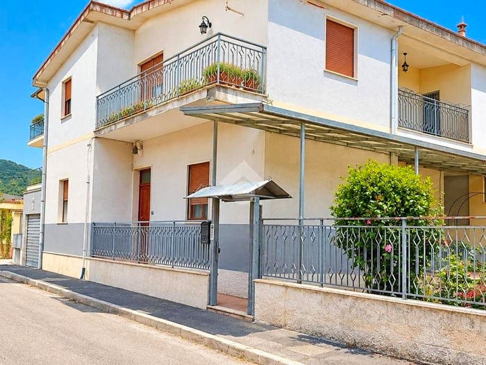 Casa con 6 locali in vendita in Via Taormina, Centro, Avezzano