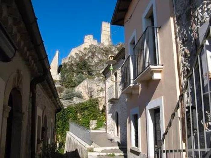 Casa quadrilocale in vendita in Via E Patrizi, Roccacasale