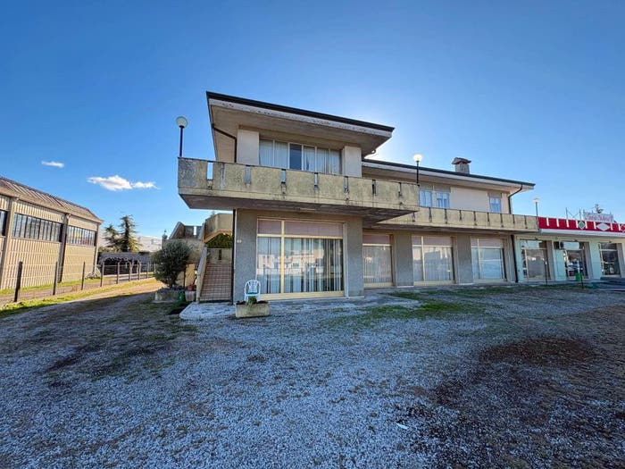Appartamento quadrilocale in vendita in Via Polesana Rovigo, Centro, Lendinara