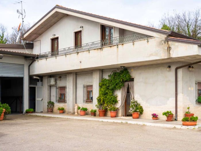 Appartamento con 6 locali in vendita in Via Pozzo NuovoArco, Roccagorga